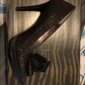 Moda black bow heels